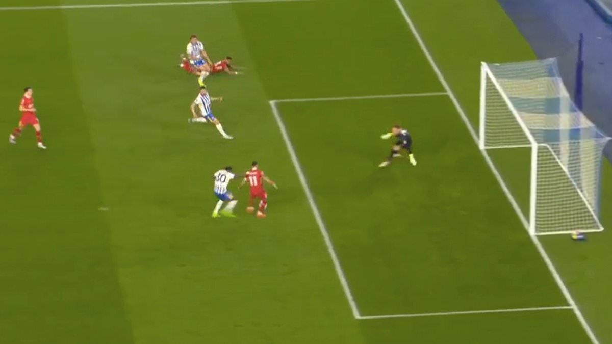 Mo Salah rate une occasion incroyable face à Brighton en Premier League