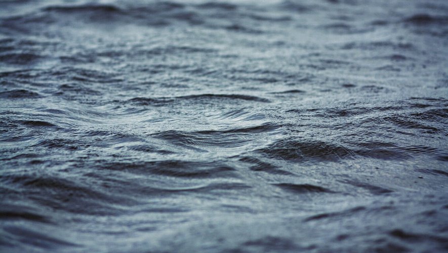 Nageuse française Marion Joffle entre dans le Guinness à 25 ans