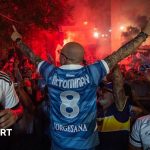 Napoli champion d-Italie - McTominay célèbre avec la Scotland