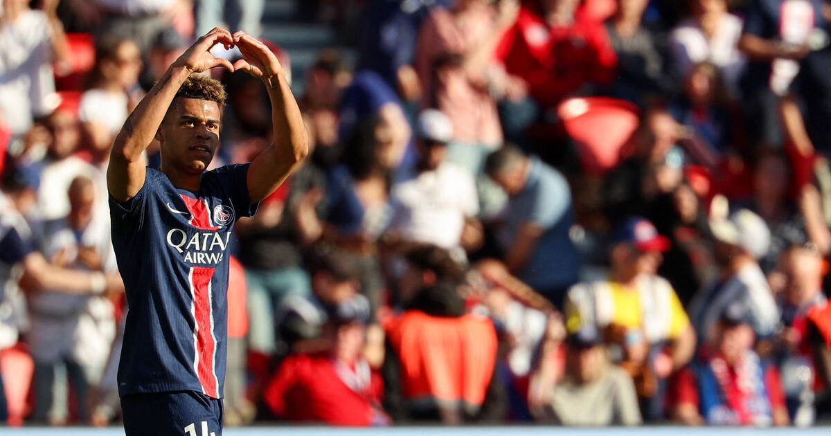 PSG Invaincu et Champion de Ligue 1 - Un 13e Titre Historique