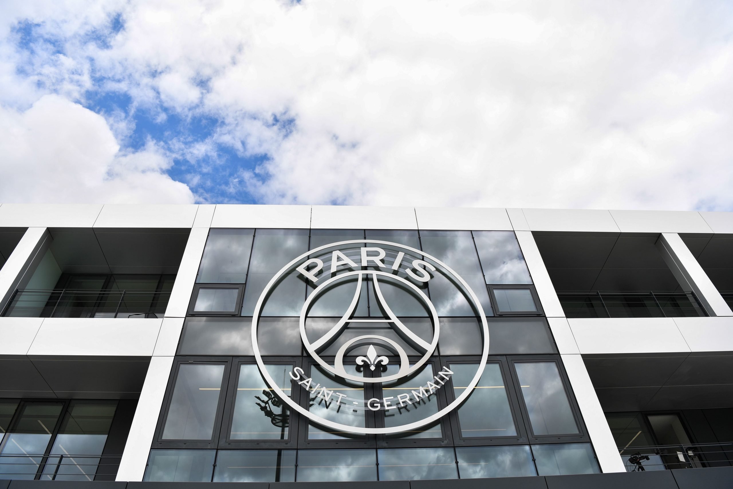 PSG - Transfert à 80M€ pour Tomas Araujo- la piste chaude du mercato