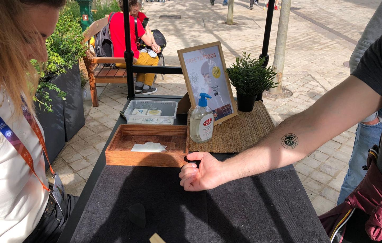 Roland-Garros 2025 - Stand de tatouages éphémères très prisé