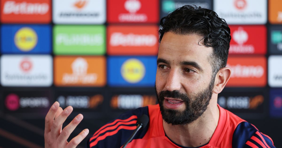 Ruben Amorim défend Bruno Fernandes et exclut son transfert