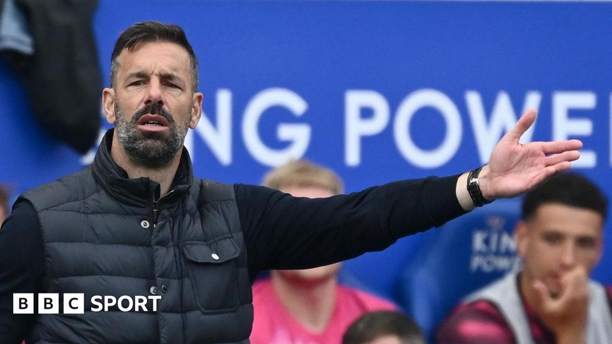 Ruud van Nistelrooy en suspens à Leicester après relégation