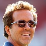 Ryan Reynolds célèbre la victoire de Wrexham vers la promotion