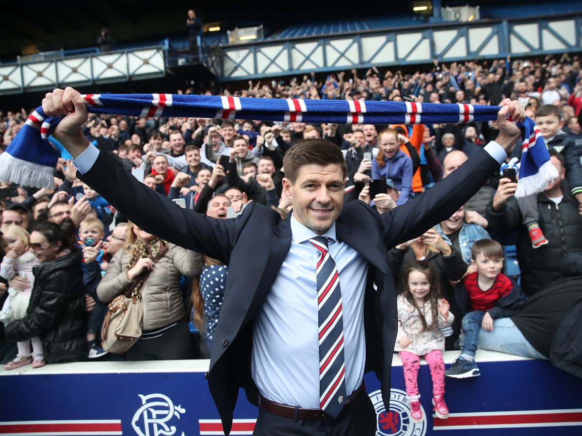 Steven Gerrard annule un match en France- rumeurs de retour au Rangers