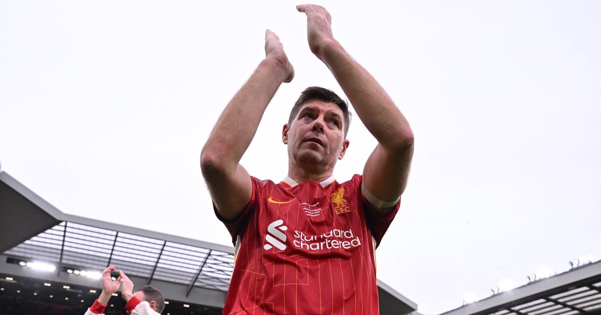 Steven Gerrard rend hommage à Pepe Reina à l-heure de sa retraite