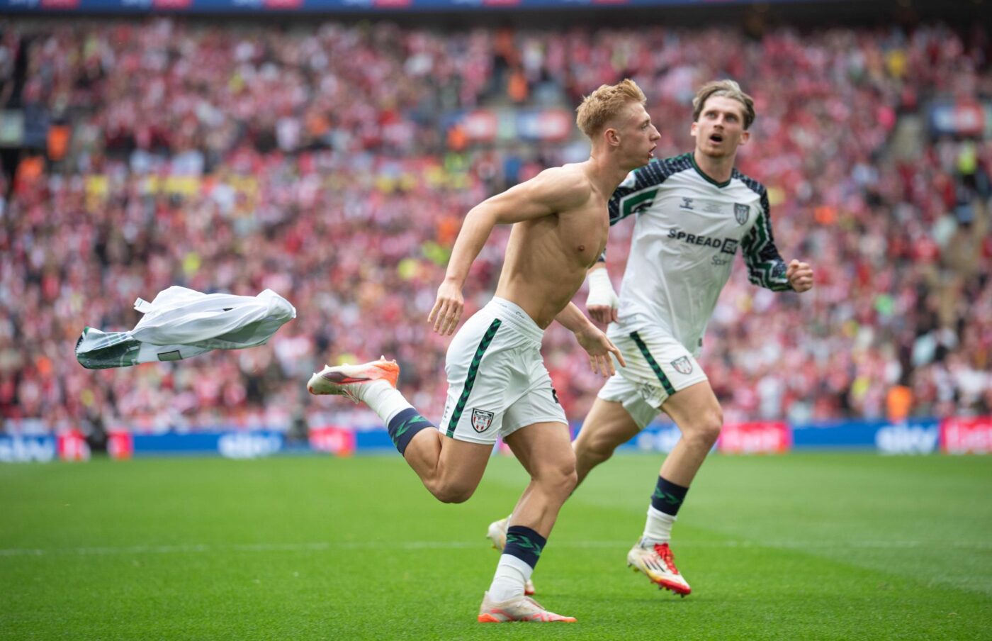 Sunderland revient en Premier League après victoire contre Sheffield