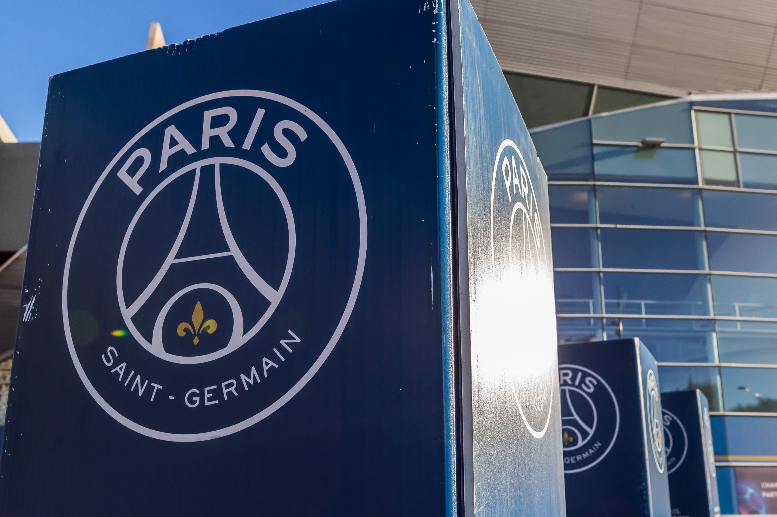 Transfert choc - Khvicha Kvaratskhelia rejoint le PSG cet hiver