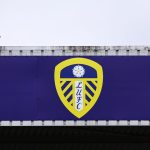 Un fan de Leeds prouve sa présence et dénonce le club