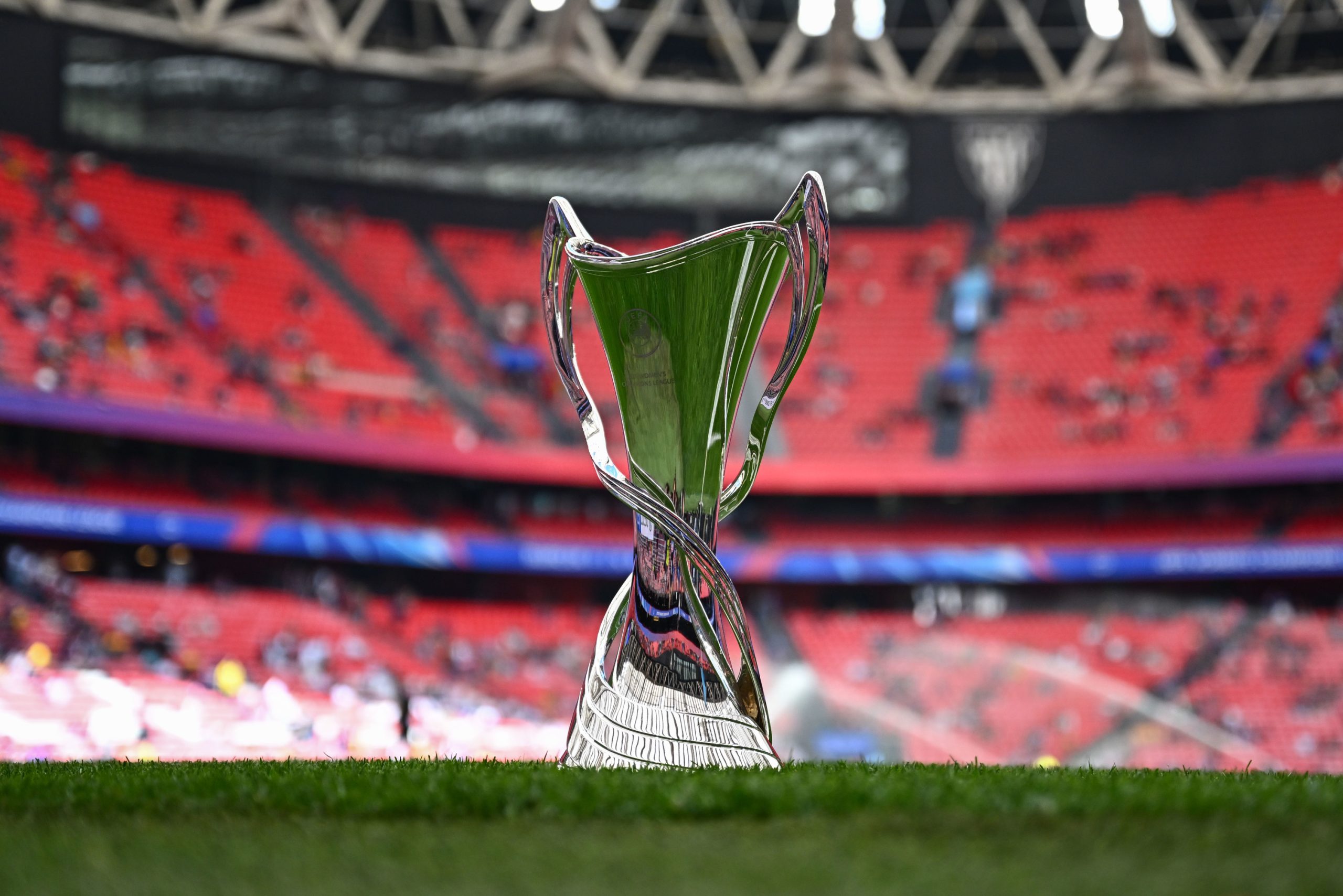 Vol du trophée de la Ligue des champions féminine à Lisbonne - retrouvé !