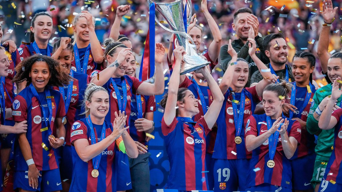 Vol du trophée de la Ligue des champions féminine à Lisbonne