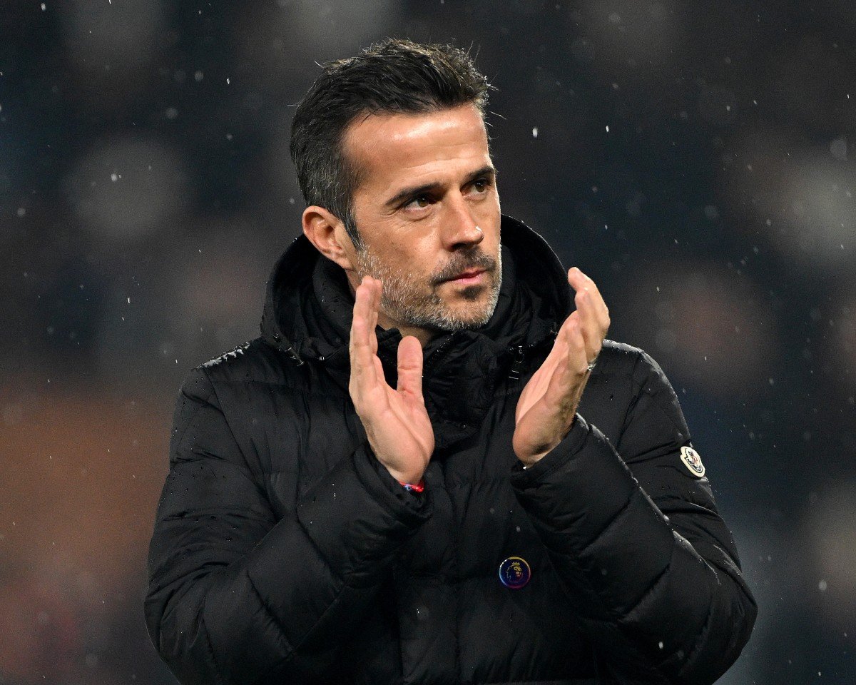 Marco Silva, manager de Fulham, applaudit les supporters