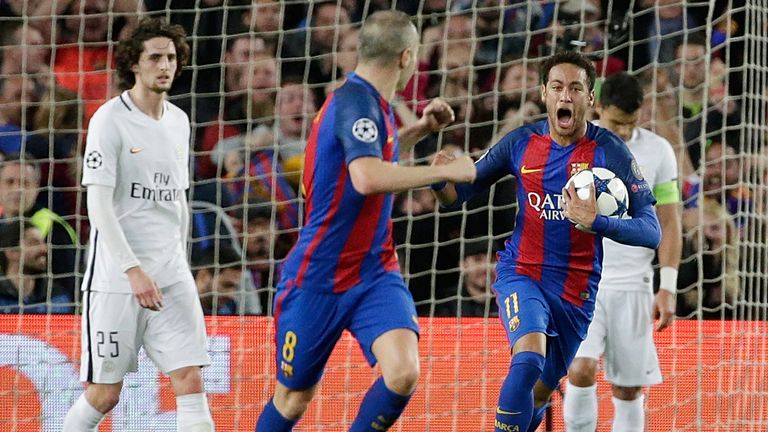 Neymar célèbre un but tandis que le PSG s'effondre au Camp Nou