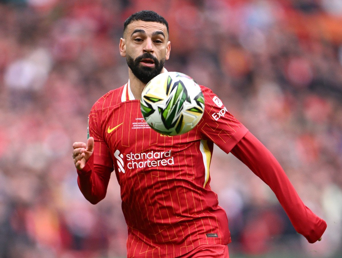 Mohamed Salah en action avec Liverpool lors de la finale de la Carabao Cup contre Newcastle