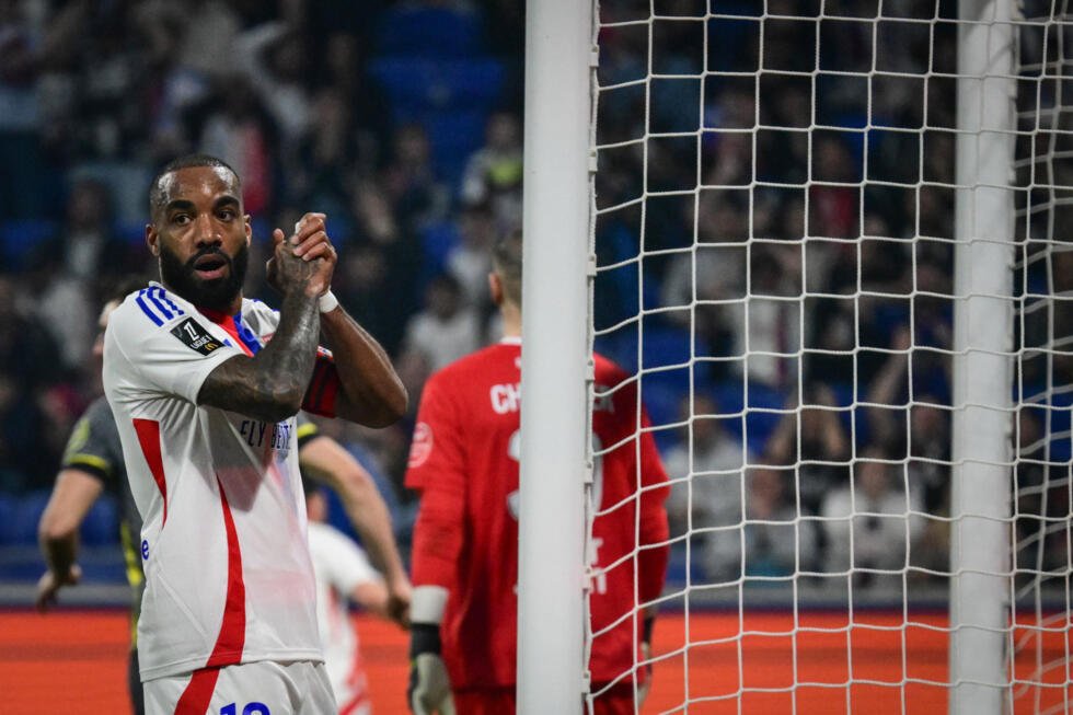 L'attaquant lyonnais Alexandre Lacazette lors du match de Ligue 1 contre Lille (victoire 2-1), le 5 avril 2025 à Décines-Charpieu