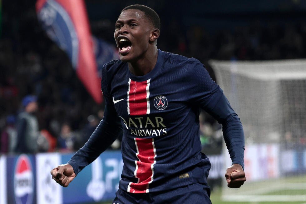 Le Parisien Nuno Mendes après avoir inscrit le troisième but du PSG face à Aston Villa en quart de finale aller de Ligue des champions le 9 avril 2025 au Parc des Princes