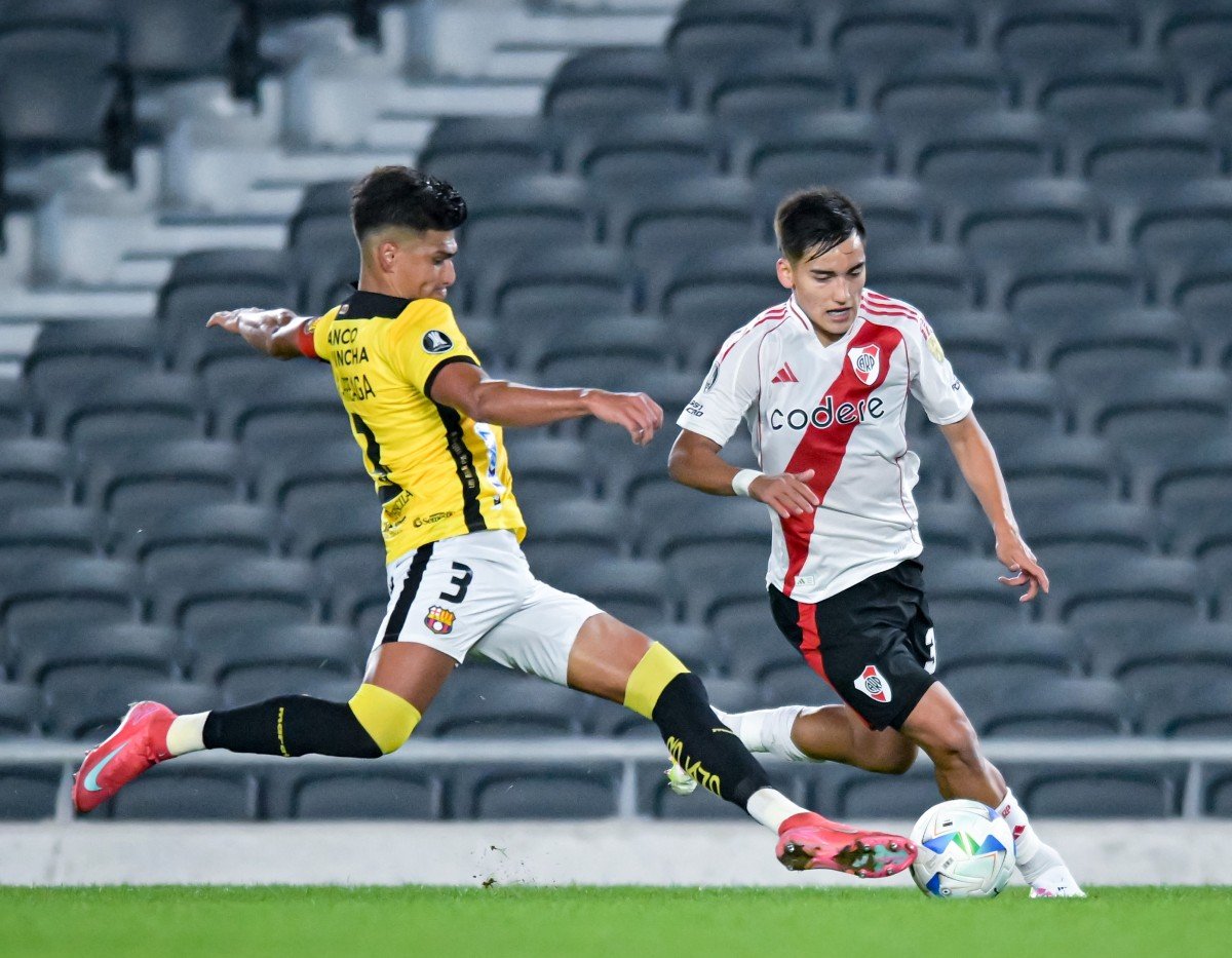 Ian Subiabre en action avec River Plate