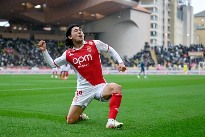 Le Japonais Takumi Minamino, auteur du premier but de son équipe face à Marseille, le 12 avril 2025, à Monaco.
