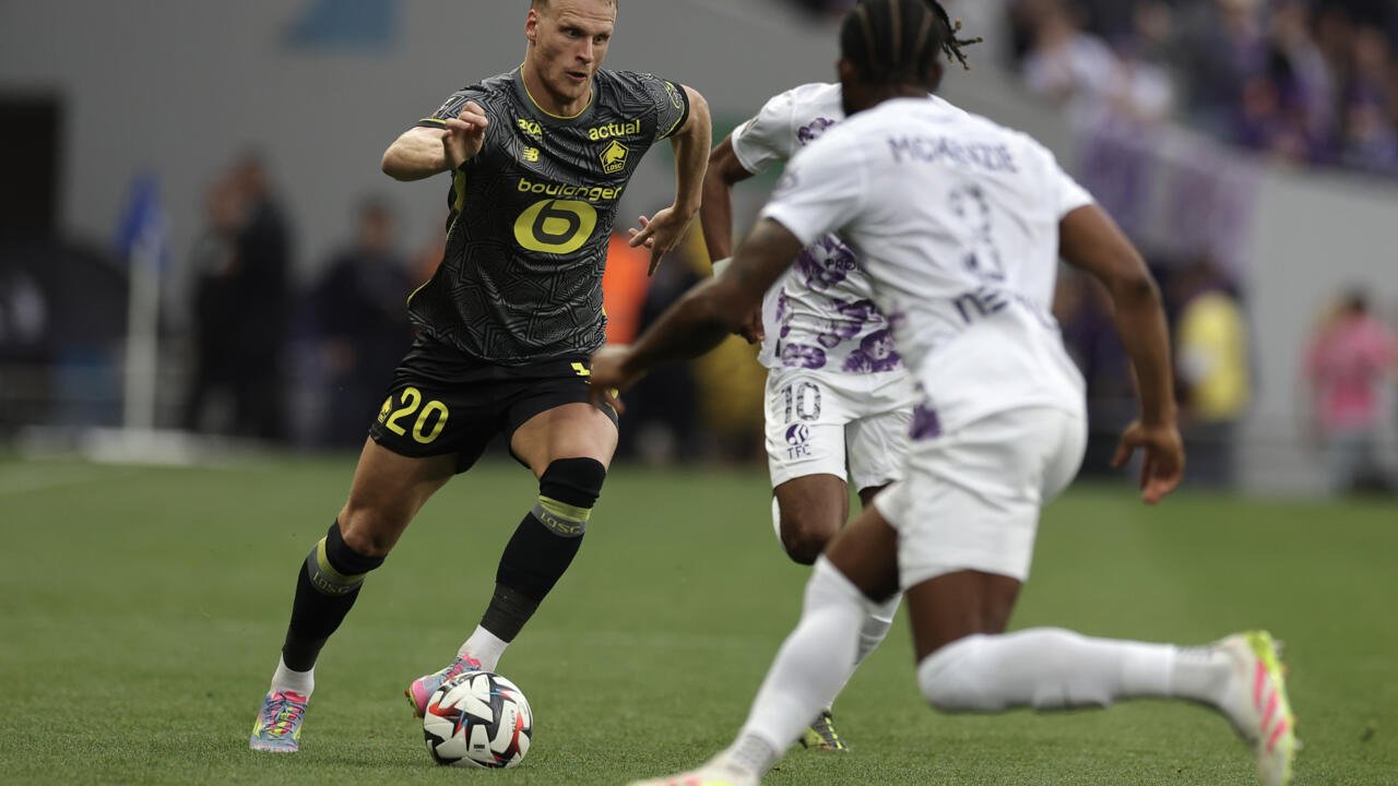 Mitchel Bakker buteur pour Lille à Toulouse le 12 avril 2025