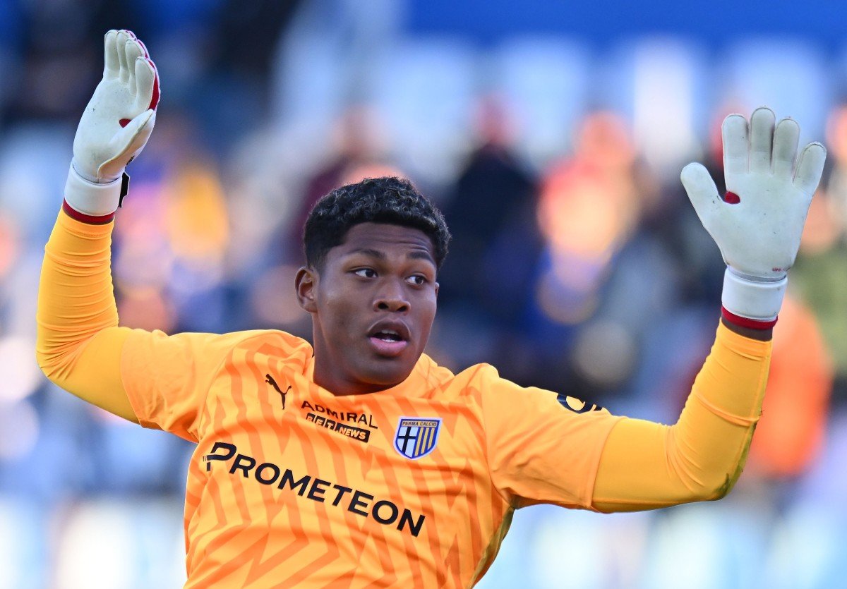 Zion Suzuki en action pour Parme