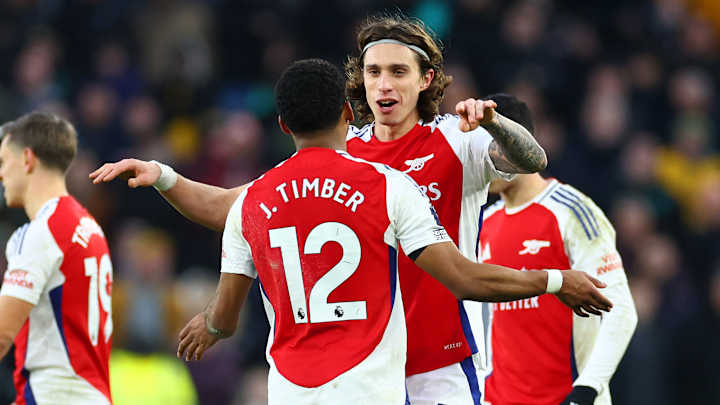 Riccardo Calafiori et Jurrien Timber à l'entraînement avant le déplacement d'Arsenal à Paris