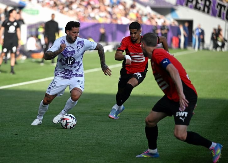 Repositionné piston, Aron Dönnum fixe énormément les défenseurs adverses