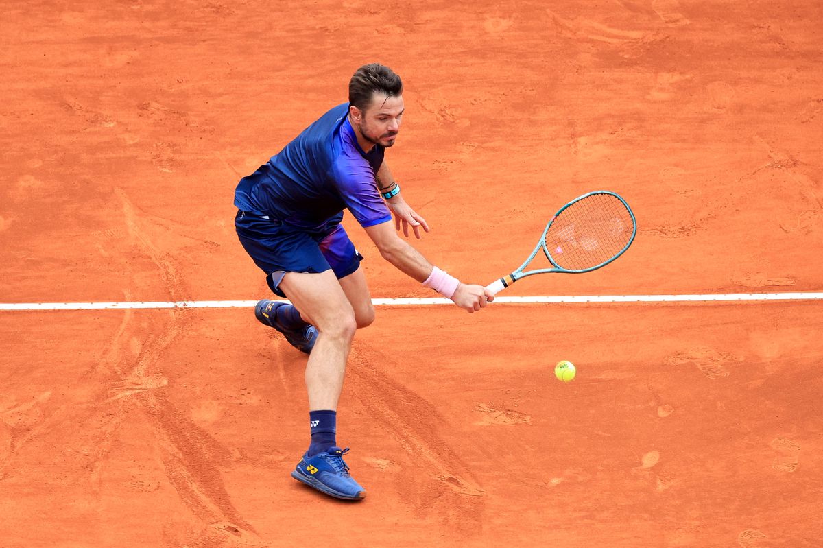 Stan Wawrinka effectue un revers lors du match contre Alejandro Tabilo au tournoi ATP Masters de Monte-Carlo