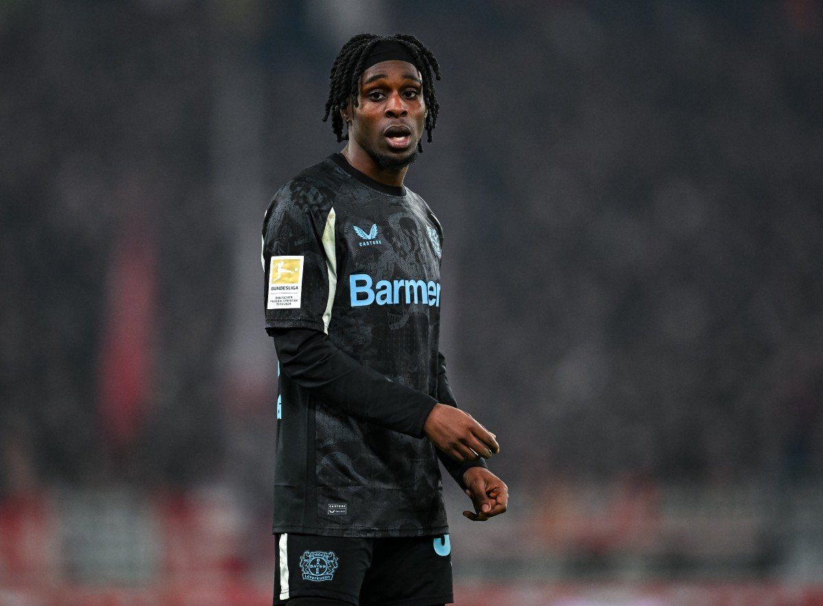 Jeremie Frimpong en action avec Bayer Leverkusen contre Stuttgart