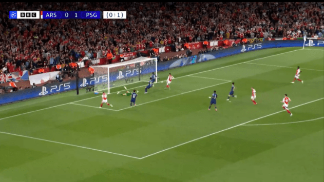 Fin de la séquence de l'arrêt de Donnarumma face à Leandro Trossard