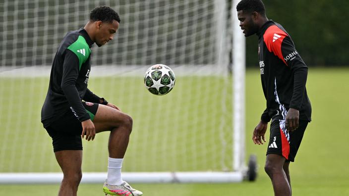 Jurriën Timber à l'entraînement avec Thomas Partey