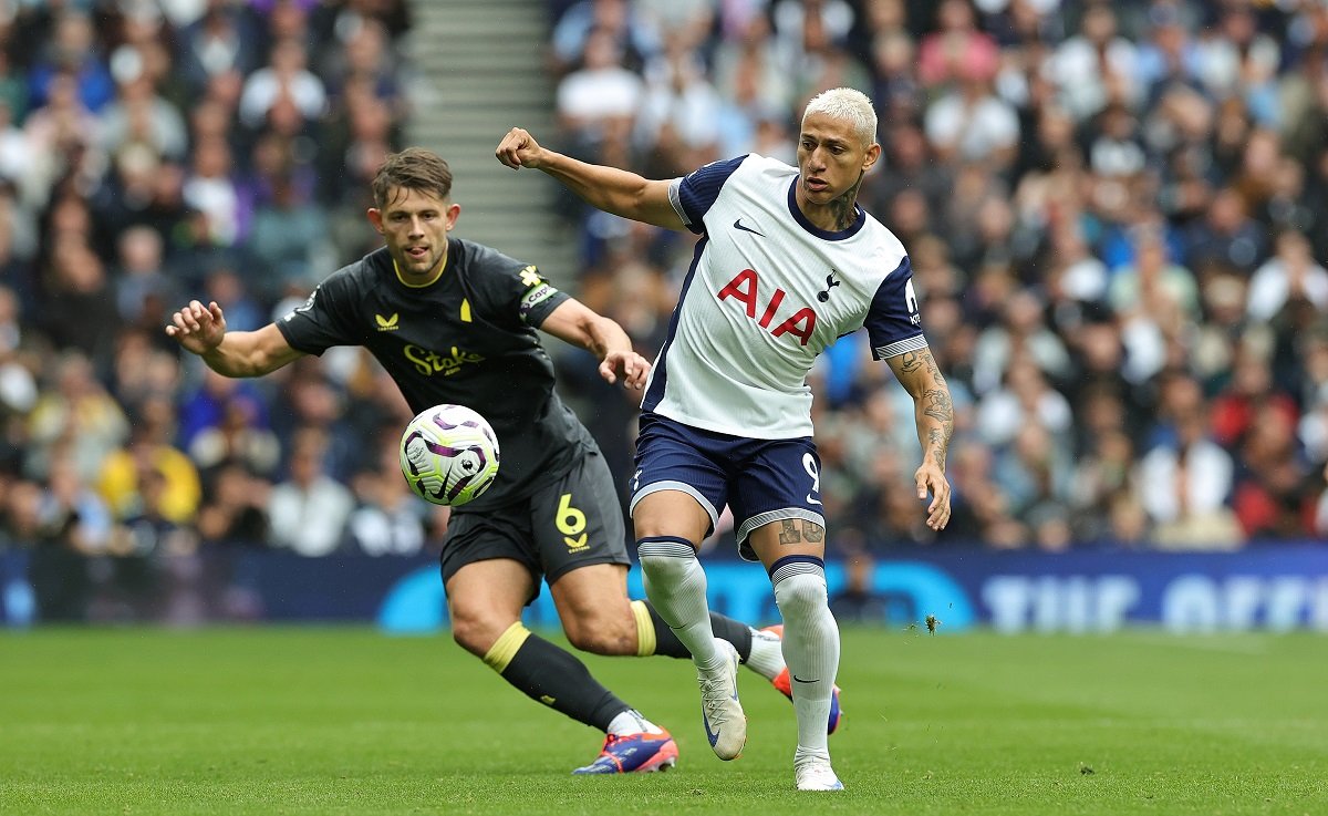 Richarlison de Tottenham Hotspur en action