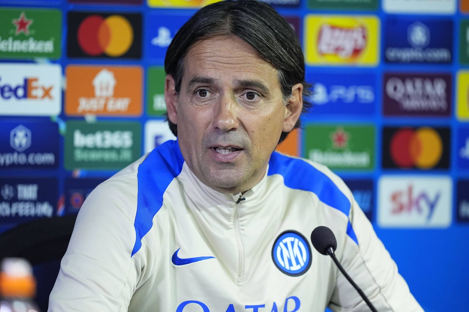 Simone Inzaghi attentif lors d’un match de Ligue des champions