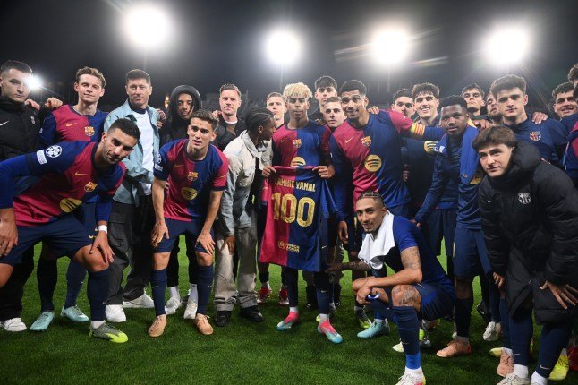 Lamine Yamal célébrant son 100e match avec Barcelone