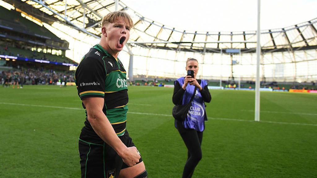 Henry Pollock en célébration