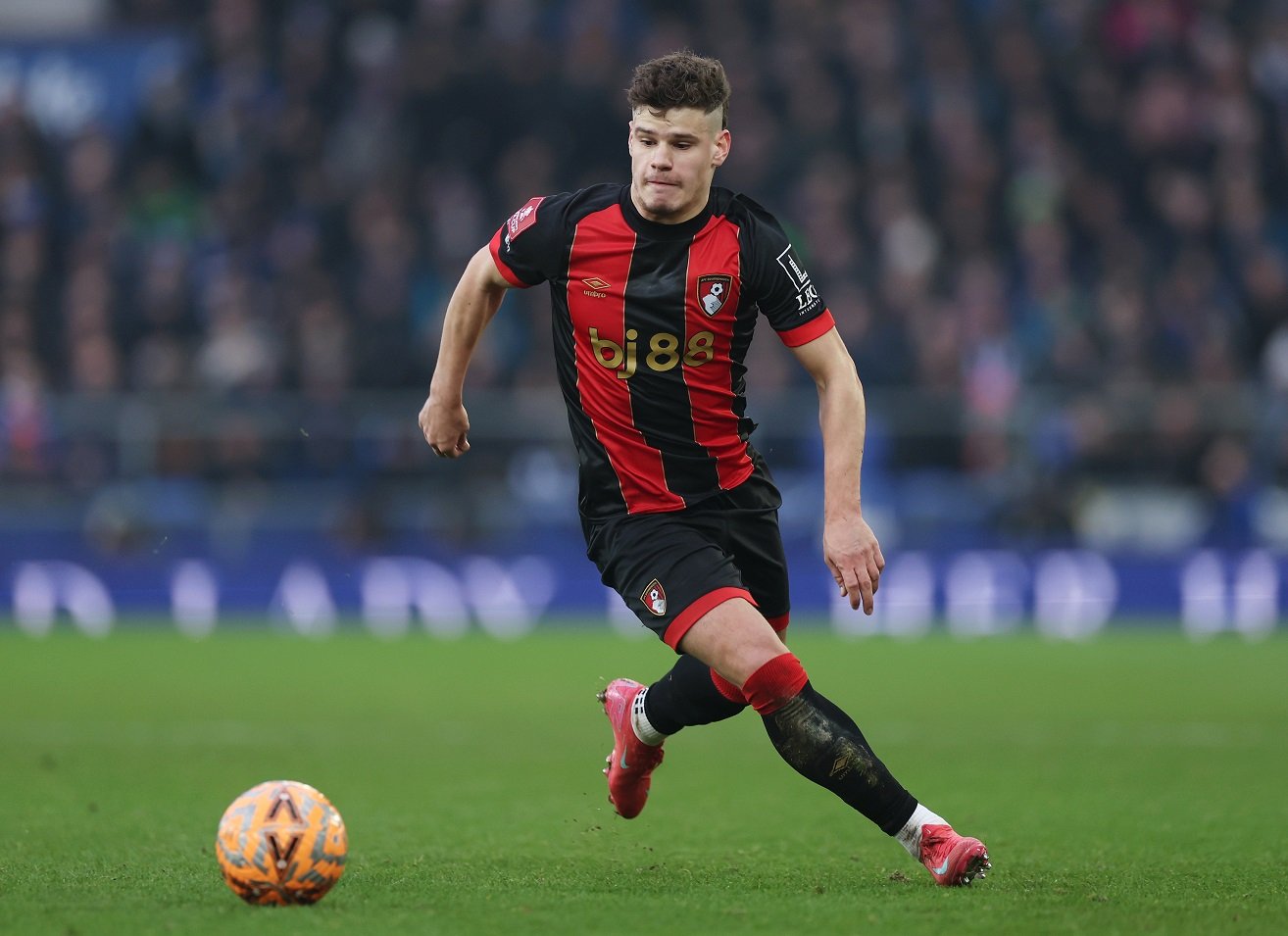 Le latéral gauche de Bournemouth Milos Kerkez lié à Liverpool