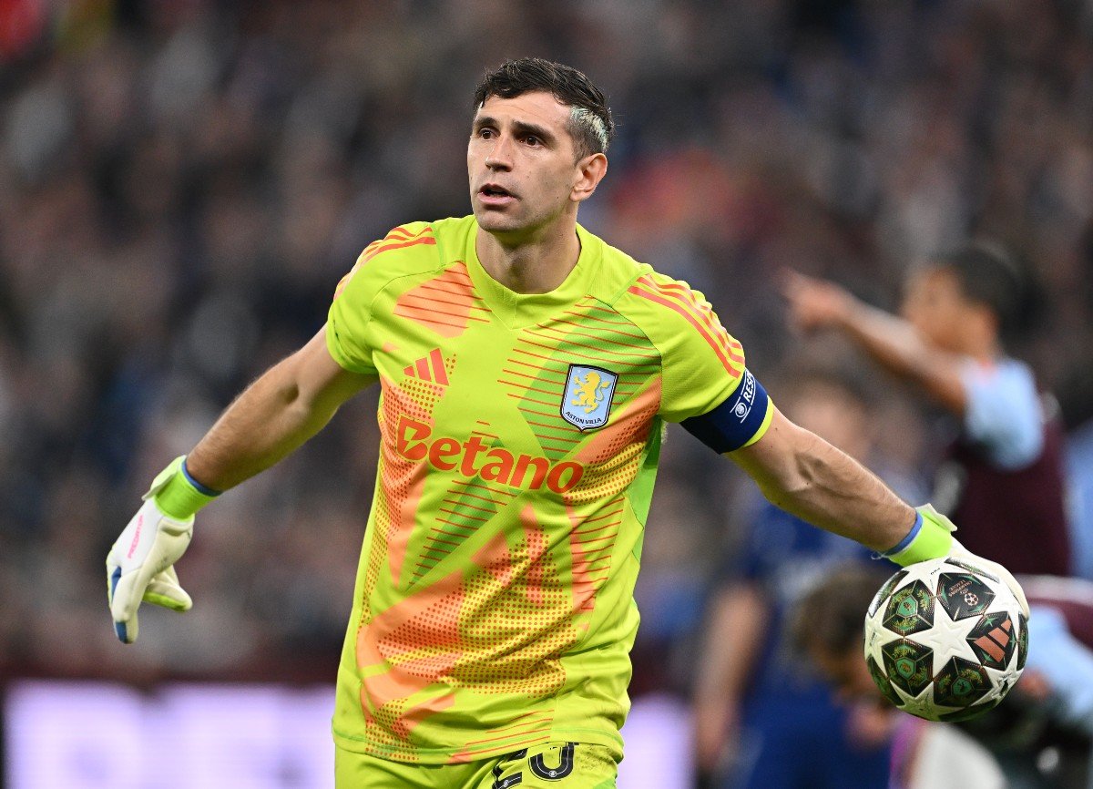 Emiliano Martinez en action avec Aston Villa