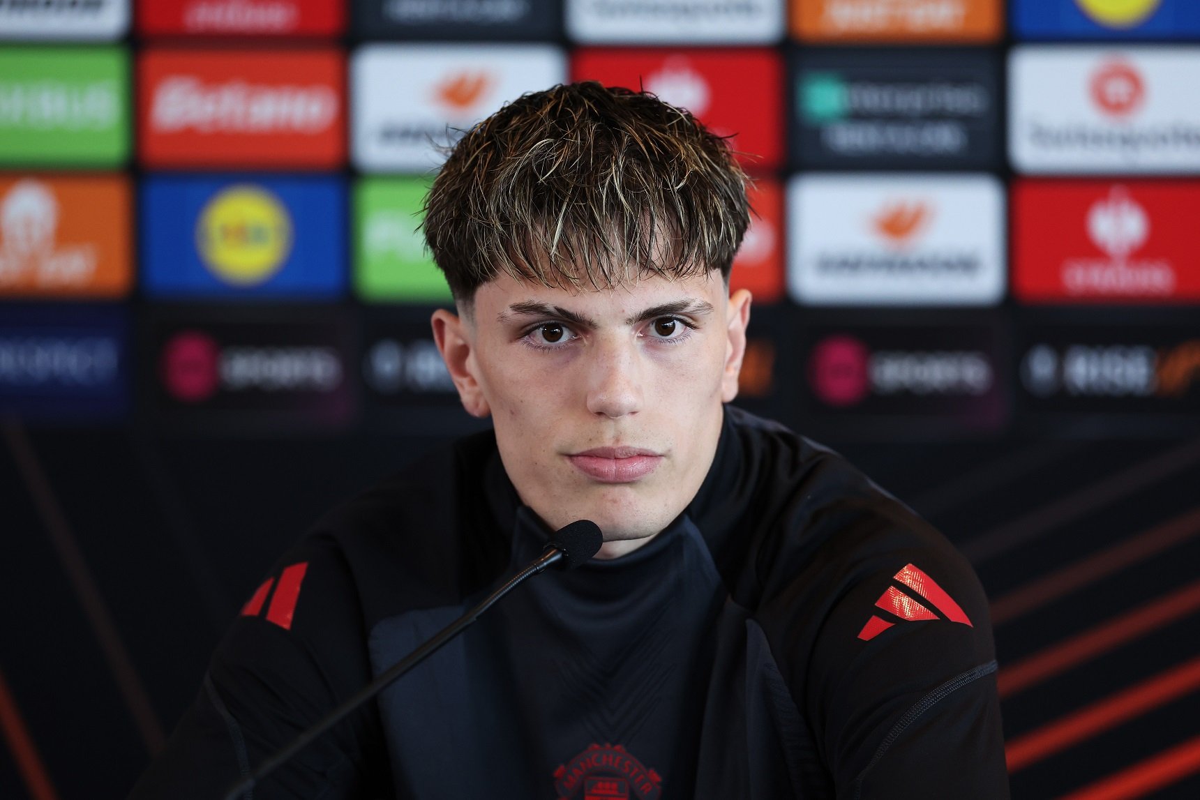 Alejandro Garnacho s'entraîne avec Manchester United