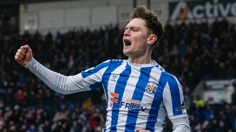 Bobby Wales célèbre un but pour Kilmarnock