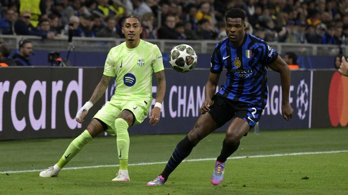 Raphinha et Denzel Dumfries lors d'Inter Milan-FC Barcelone