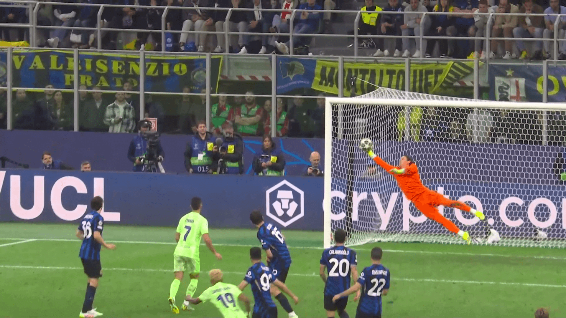 Arrêt spectaculaire de Yann Sommer contre Yamal