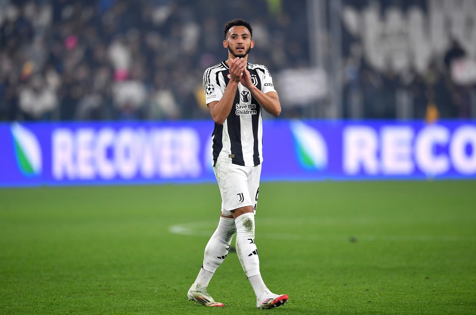 Lloyd Kelly en action avec la Juventus