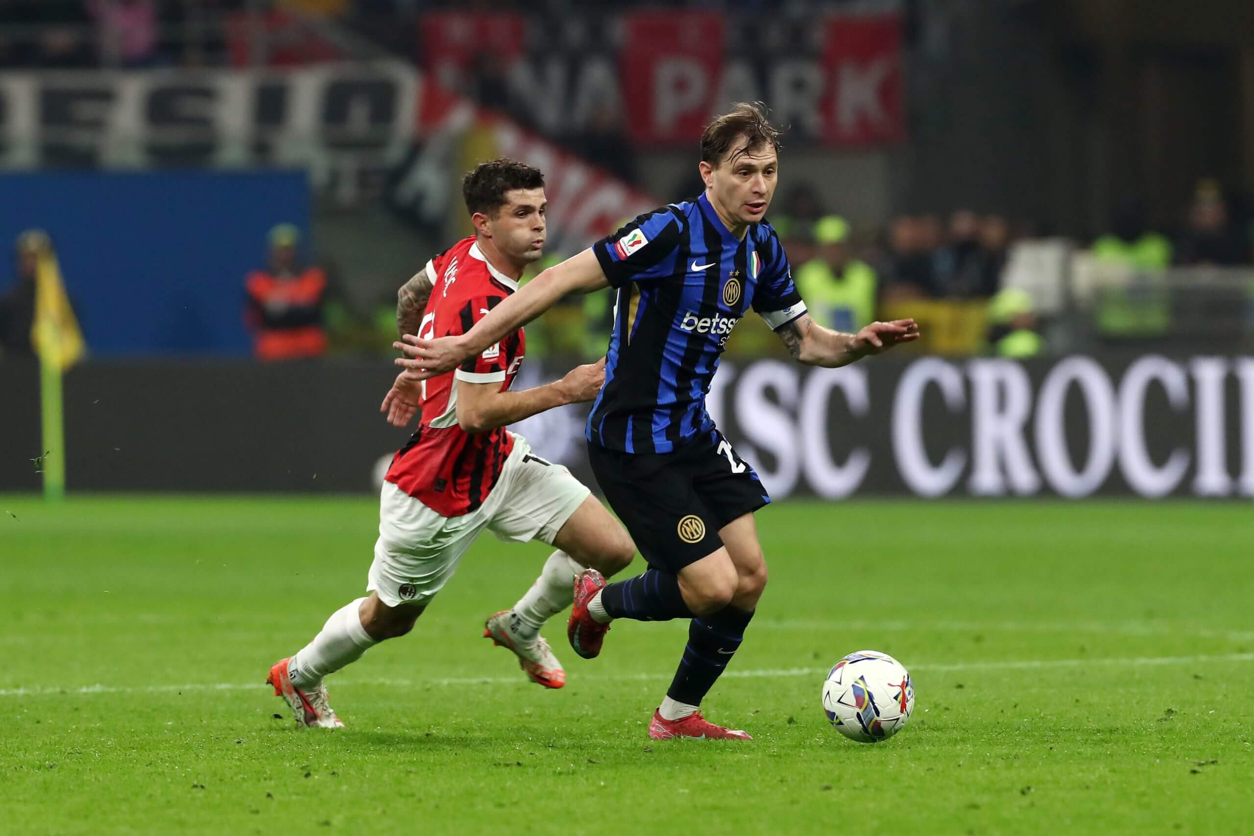 Christian Pulisic poursuivant Nicolo Barella de l’Inter