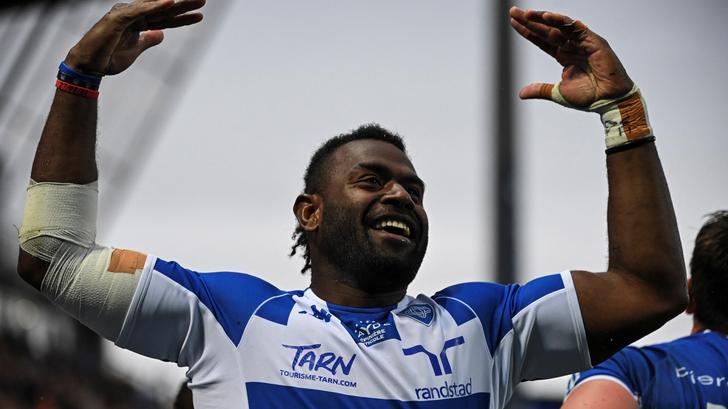 Josaia Raisuqe, ailier fidjien du Castres Olympique, est décédé ce jeudi 8 mai après un accident de voiture à l’âge de 30 ans.