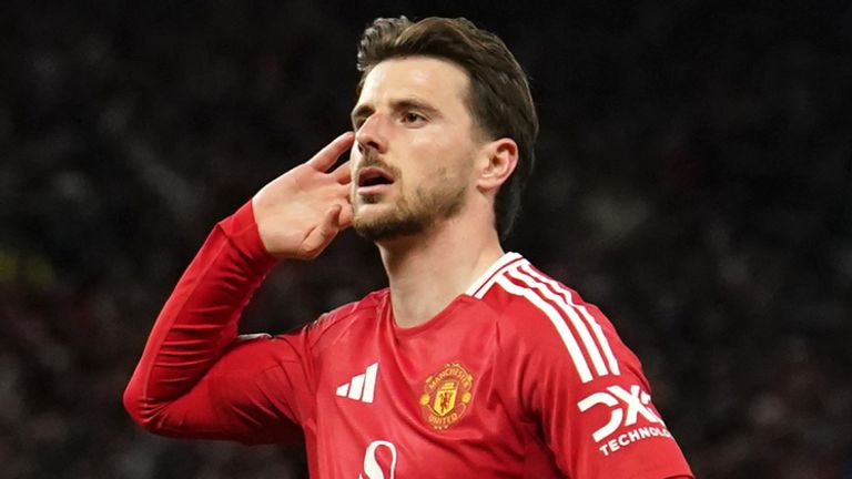 Mason Mount célèbre un but contre Athletic Club