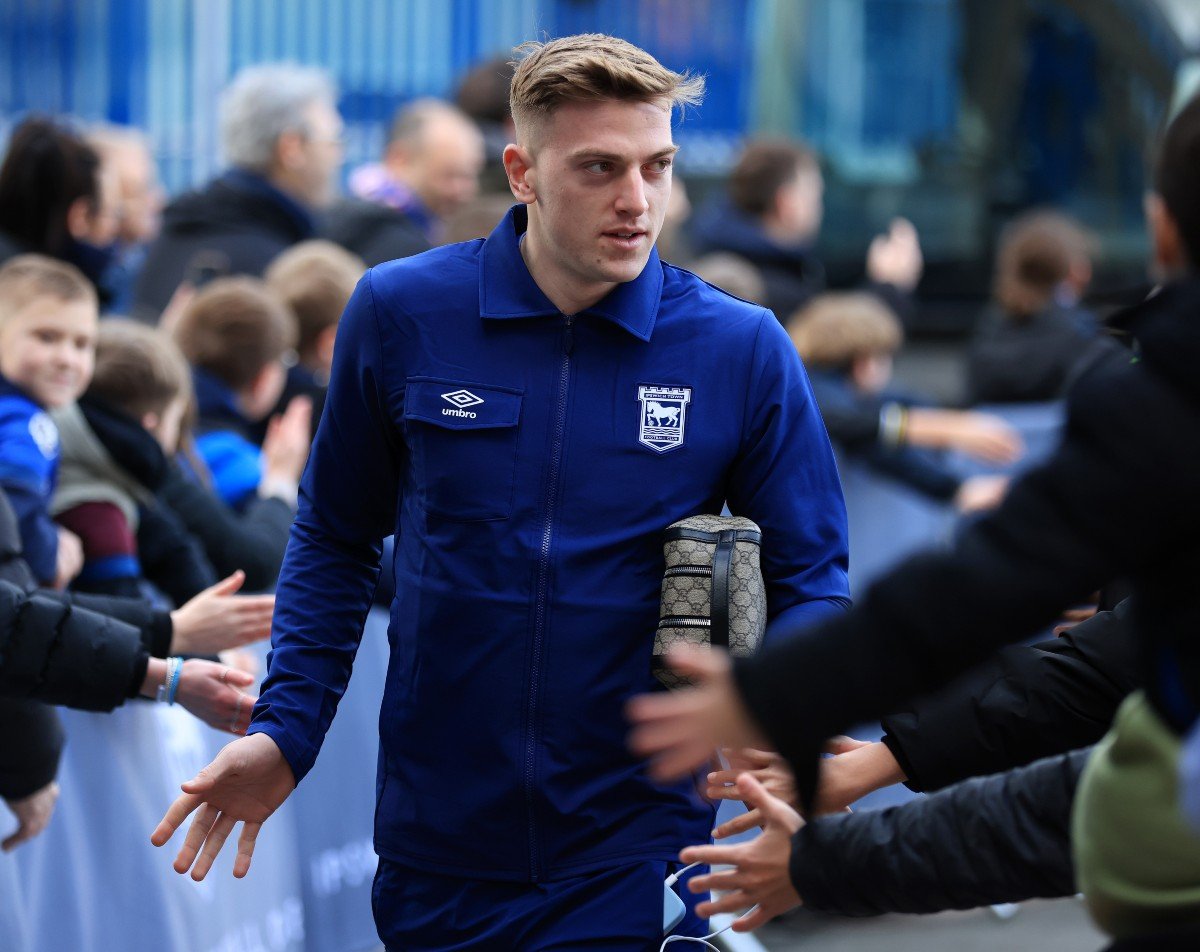 Liam Delap avec les supporters d'Ipswich Town