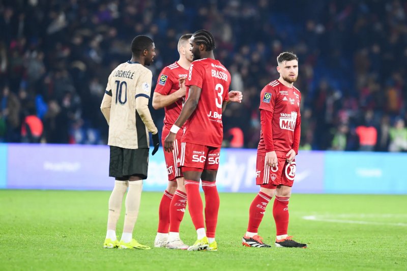 Lilian Brassier et ses coéquipiers jeunes au Stade rennais