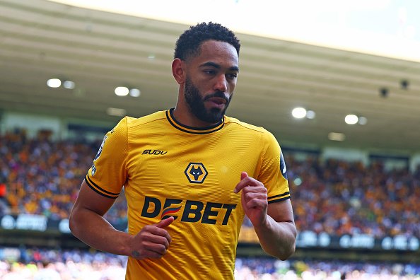 Matheus Cunha en action lors d'un match face à Brighton & Hove Albion