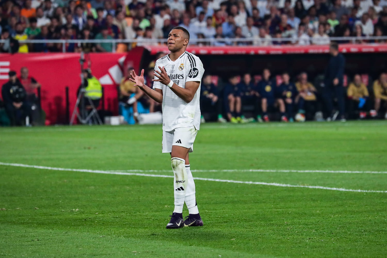 Kylian Mbappé au stade Sanchez Pizjuan de Séville