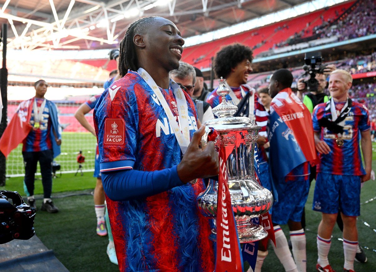 Eberechi Eze avec la FA Cup